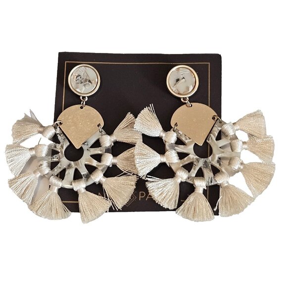 Ann Paige Gold Tone Ivory Tassel Pierced Earrings New - Picture 1 of 2